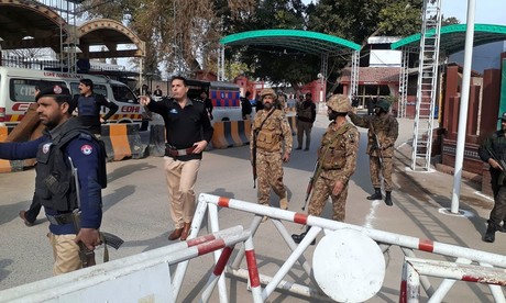 Ataque suicida en Pakistán deja 59 muertos y 150 heridos