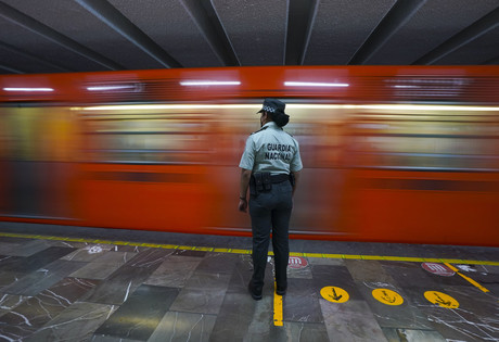 AMLO defiende presencia de Guardia Nacional en metro de CDMX