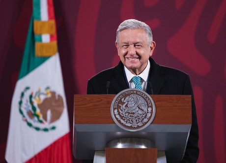 Celebra AMLO salida de Cuauhtémoc Cárdenas de Mexicolectivo