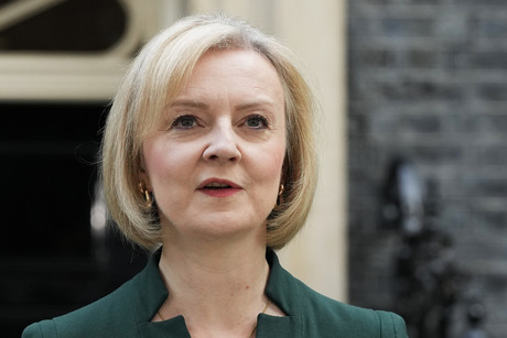 Liz Truss culpa a gobierno de fracaso como primer ministra