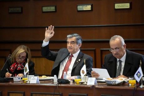 Américo Villarreal encabezará comisión para el desarrollo