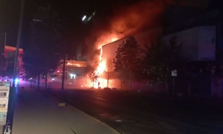 Se registra incendio en inmueble del Centro de Monterrey