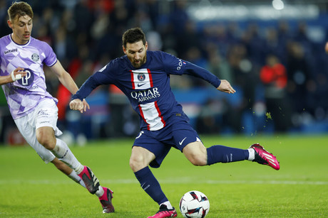 Derrota el PSG al club Toulouse con gol de Messi