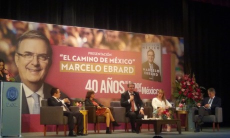 Marcelo Ebrard presenta su libro en Monterrey