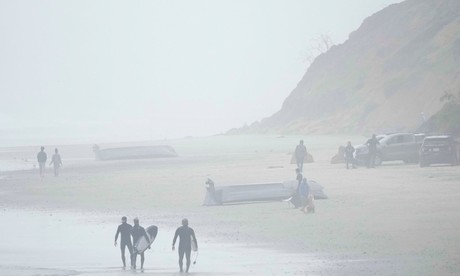 Naufragio en costas de San Diego deja al menos 8 muertos