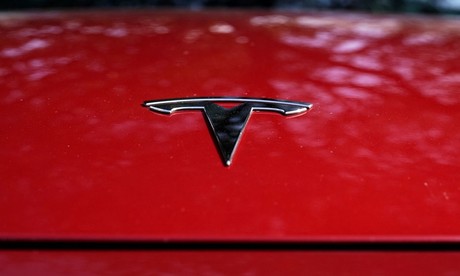 EUA investiga a Tesla por volantes que pueden caer