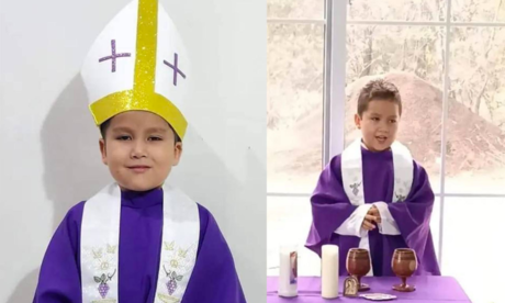Niño se disfraza de sacerdote para celebrar su cumpleaños