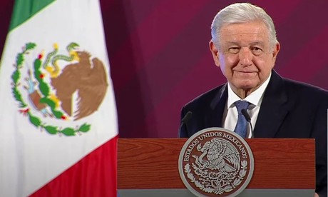 López Obrador pide no votar por corruptos tras orden del INE