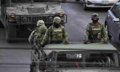 Marchan en defensa de militares encarcelados en la CDMX