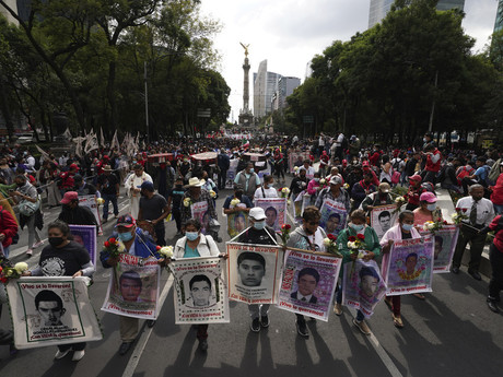 Bloquea Ejército mexicano investigación por caso Ayotzinapa