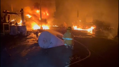 Incendio consume negocio en municipio de Juárez