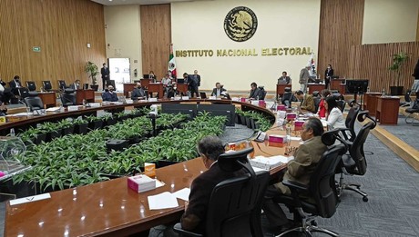 Renuncian 8 integrantes del INE tras salida de Jacobo Molina