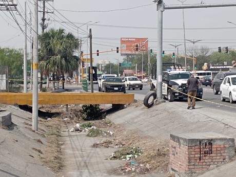 Encuentran restos de hombre debajo de puente en Juárez