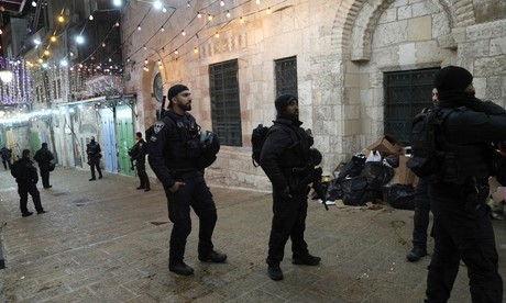 Policía israelí mata a hombre en sitio sagrado de Jerusalén