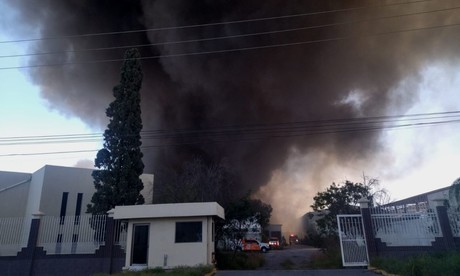 Se registra incendio en bodega de químicos en Apodaca