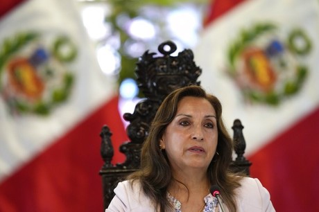 López Obrador llama 'usurpadora' a presidenta de Perú