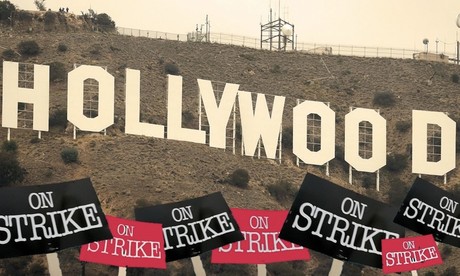 Sindicato de Guionistas inician huelga en Hollywood