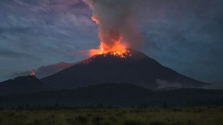 Suspenden vuelos por actividad volcánica del Popocatépetl