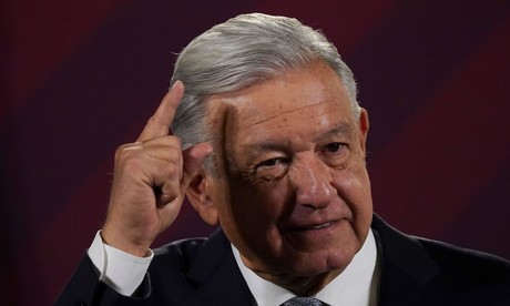 Perú declara 'persona non grata' a Presidente de México