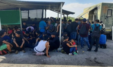 Rescatan a más de 100 migrantes en la Monterrey - Reynosa