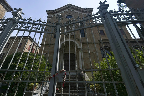 Investiga Vaticano transferencia a fondo de inversión de impacto