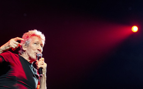 Investigarán a Roger Waters por incitación nazi en concierto