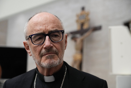 Defiende cardenal del Vaticano despidos en Caritas