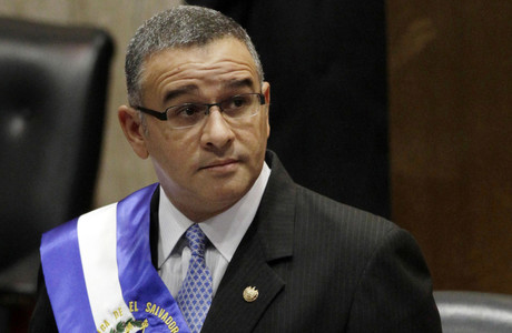Condenan a 14 años de prisión a expresidente de El Salvador