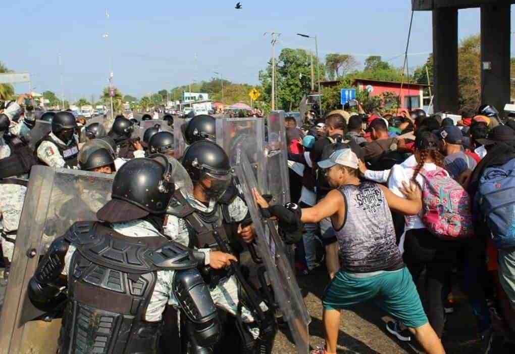 Migrantes enfrentaron a la Guardia Nacional en Chiapas