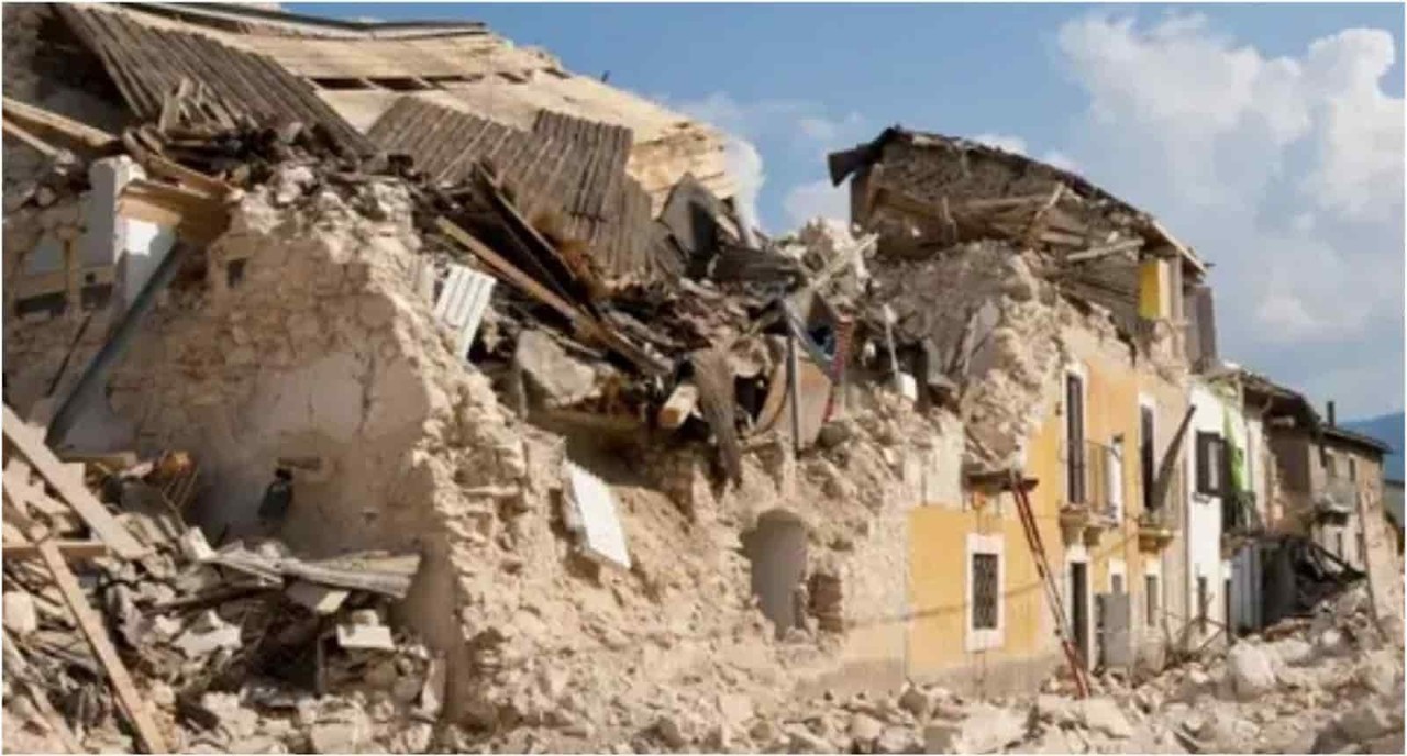 Terremoto de 5.9 en Afganistán deja ¡920 muertos!