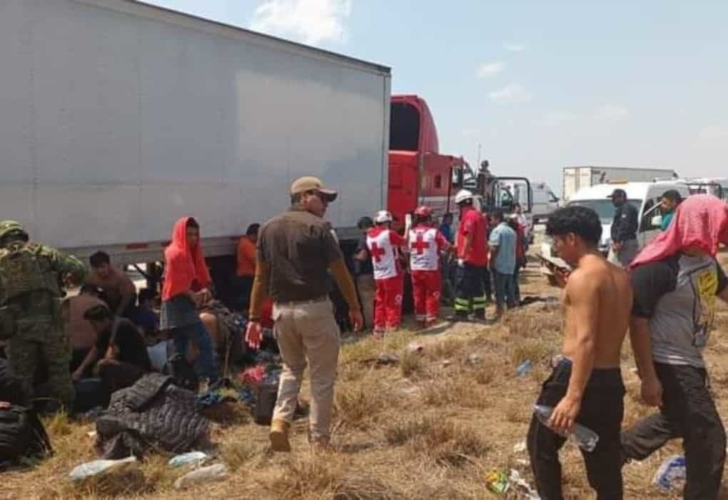 Rescatan a 110 migrantes abandonados en Vallecillo