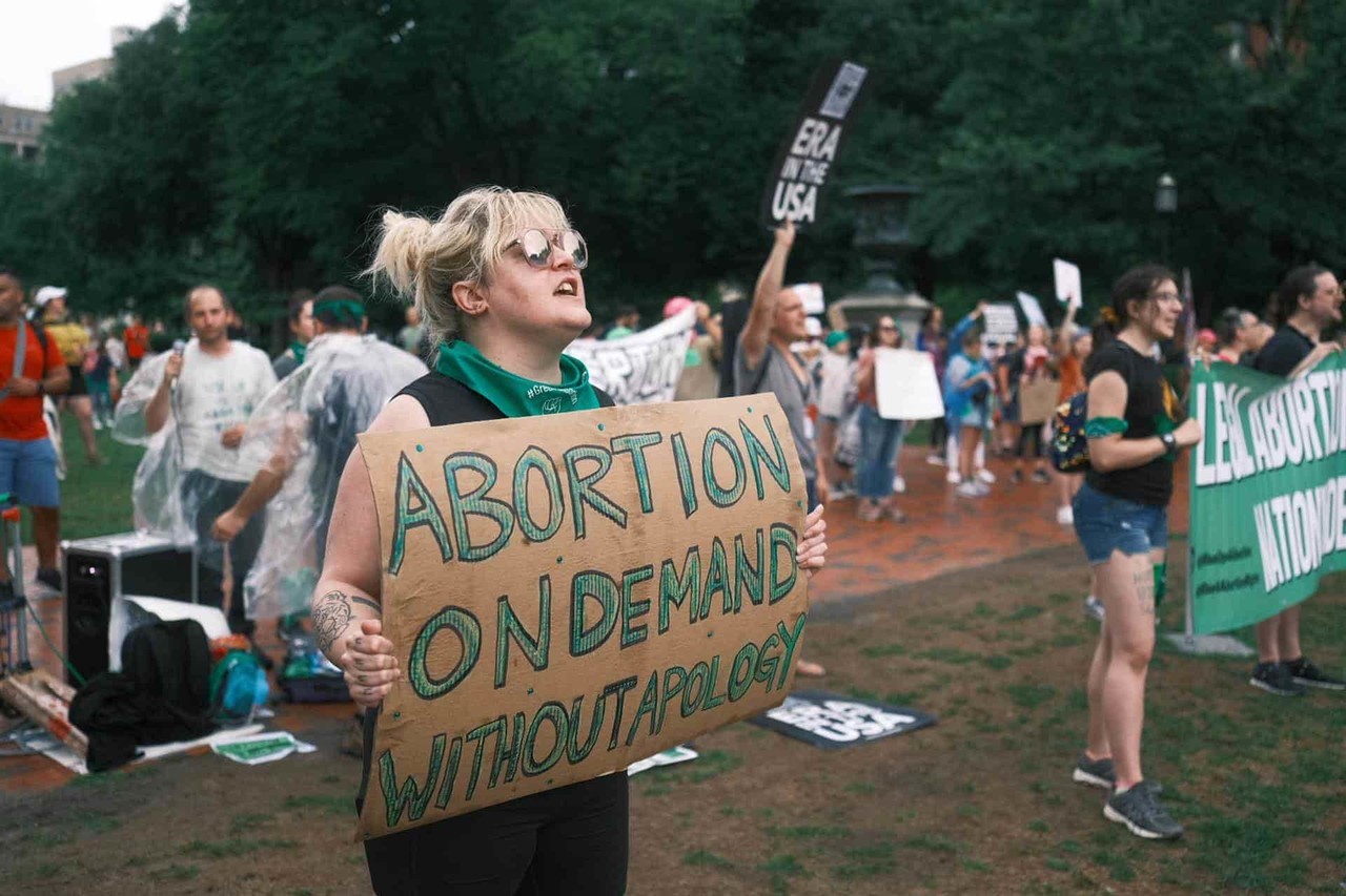 Arizona acuerda prohibir casi todos los casos de abortos
