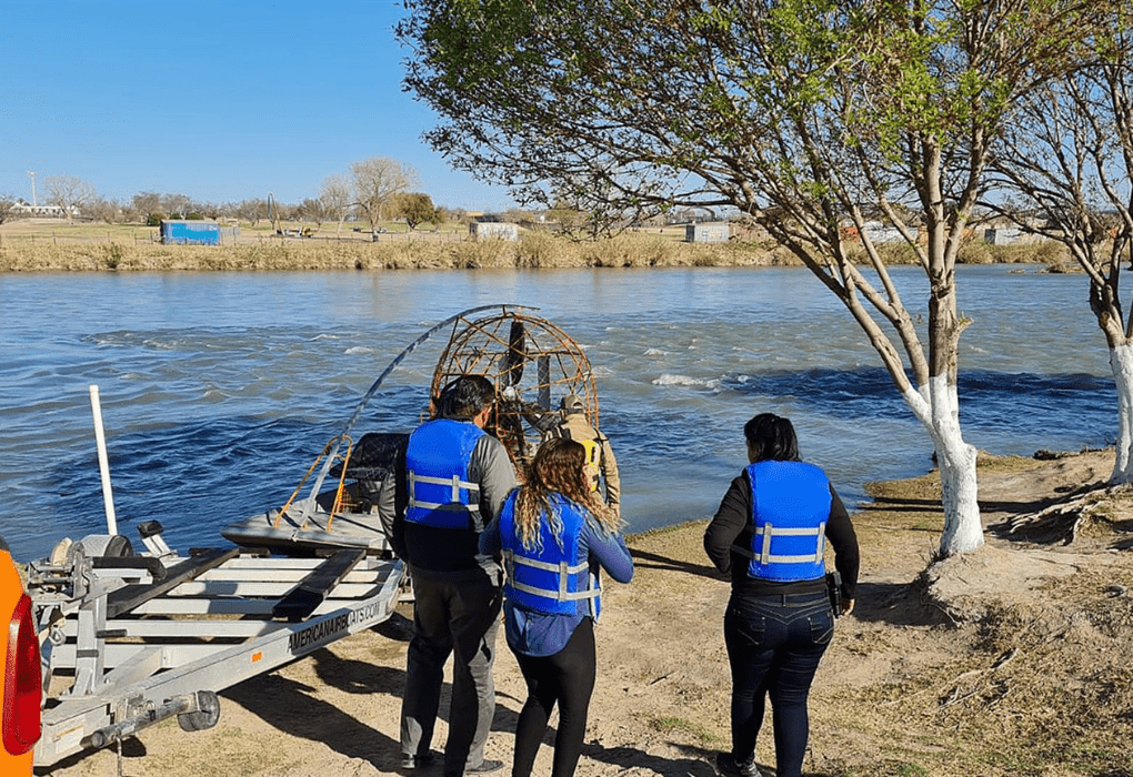Rescatan cuerpos de menores migrantes ahogados en Río Bravo