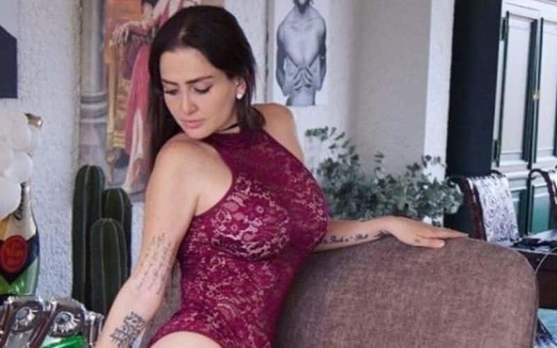 ¡que Hot Celia Lora Luce Sexy Atuendo Que Deja Ver Sus Pechos 2305