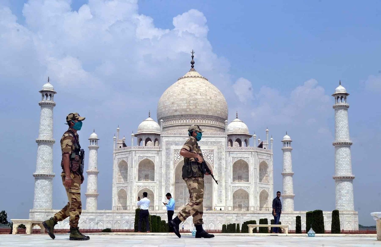 Evacúan el Taj Mahal en la India por un falsa amenaza de bomba