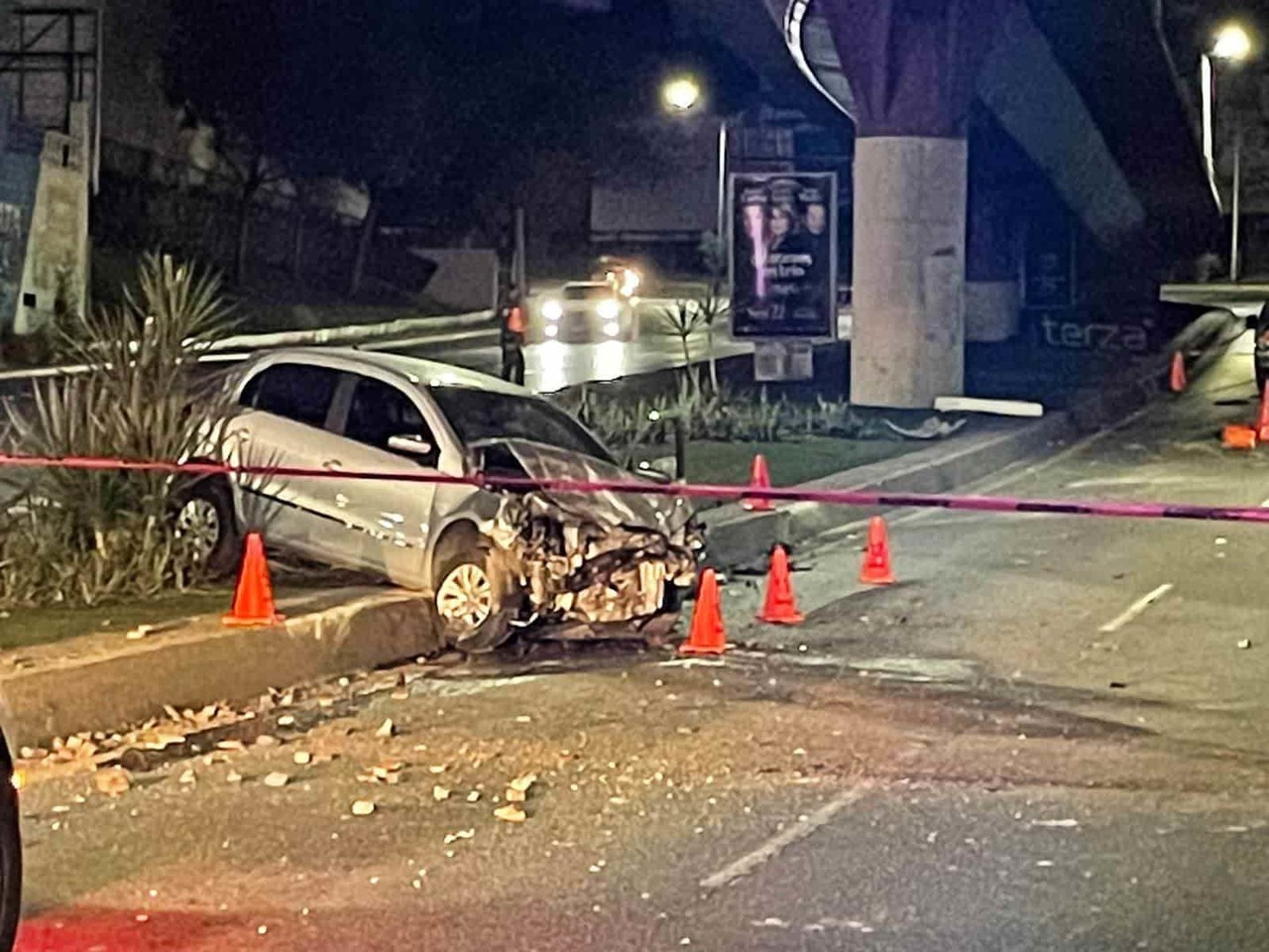 Muere mujer tras choque frontal y salir proyectada