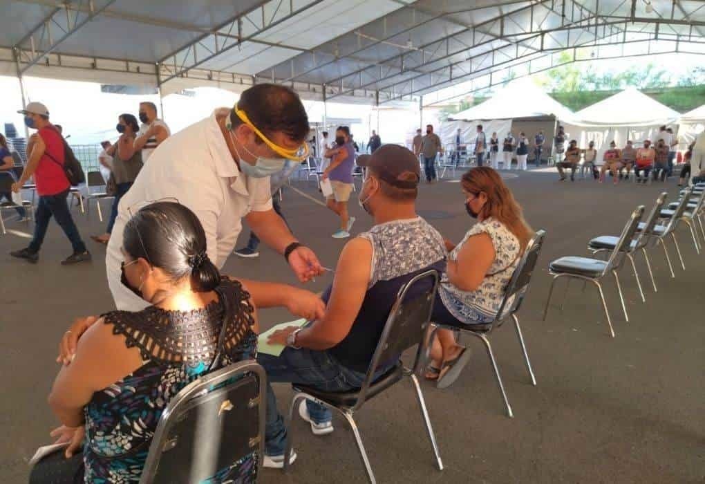 Concluye vacunación para 40-49 años en San Nicolás