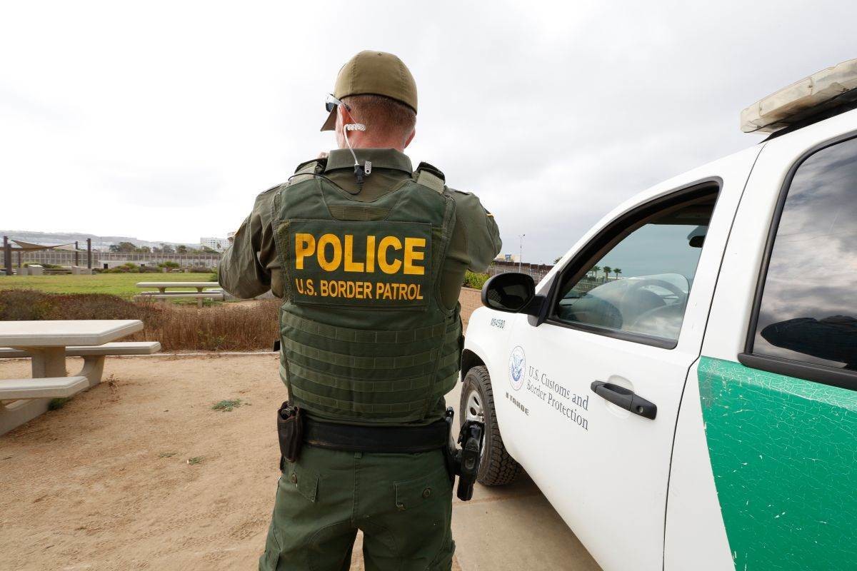 Patrulla Fronteriza detiene a 5,000 inmigrantes diarios que han cruzado a EUA desde México