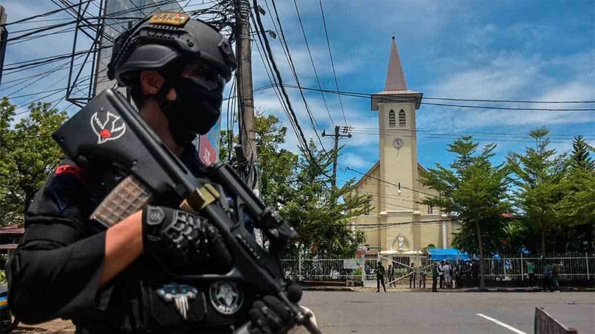 Iglesia sufre atentado durante celebración del Domingo de Ramos en Indonesia; hay 2 muertos
