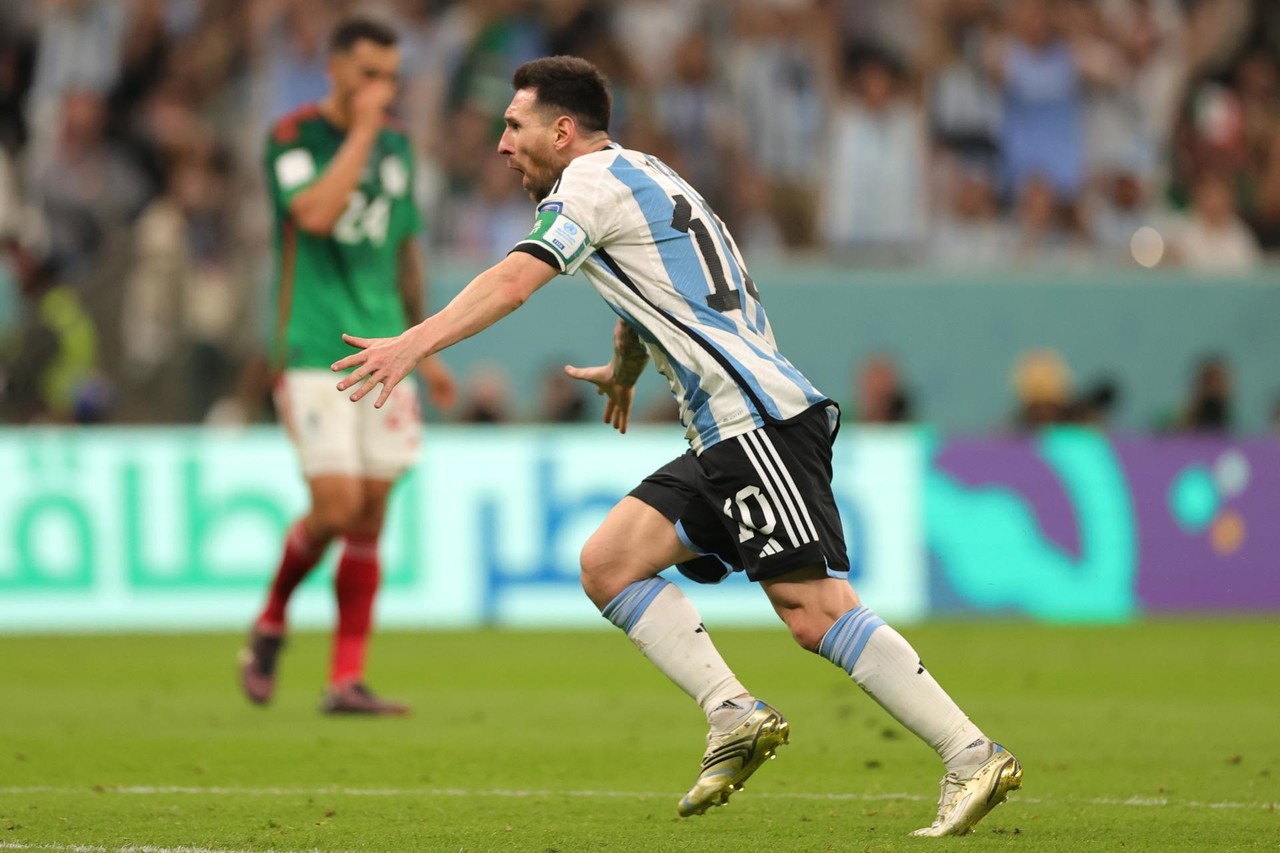 México pierde contra Argentina y complica su clasificación