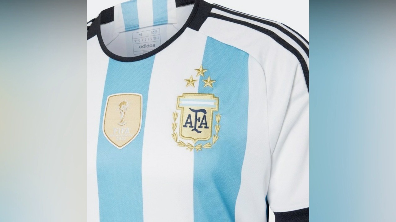 Inicia venta de nueva camiseta de Argentina con 3 estrellas