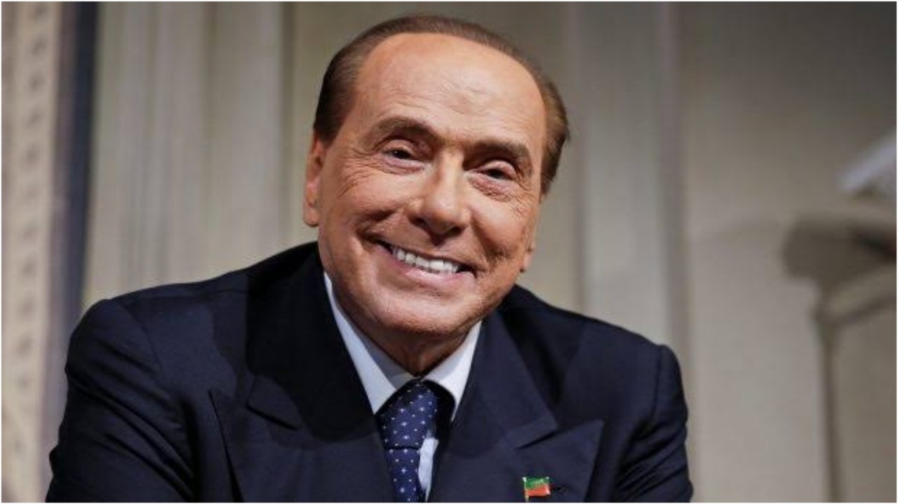 Berlusconi promete mujeres a futbolistas si ganan partidos