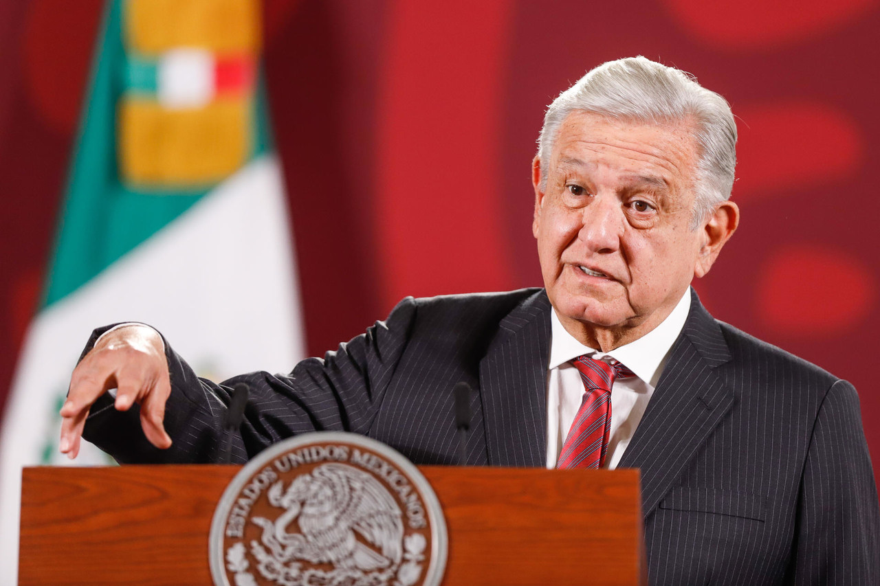López Obrador niega acusaciones de 'injerencismo' en Perú