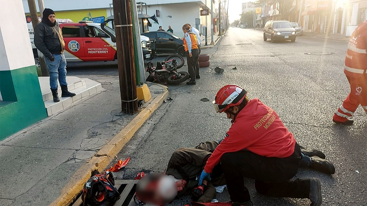 Motociclista resulta lesionado tras chocar contra camioneta