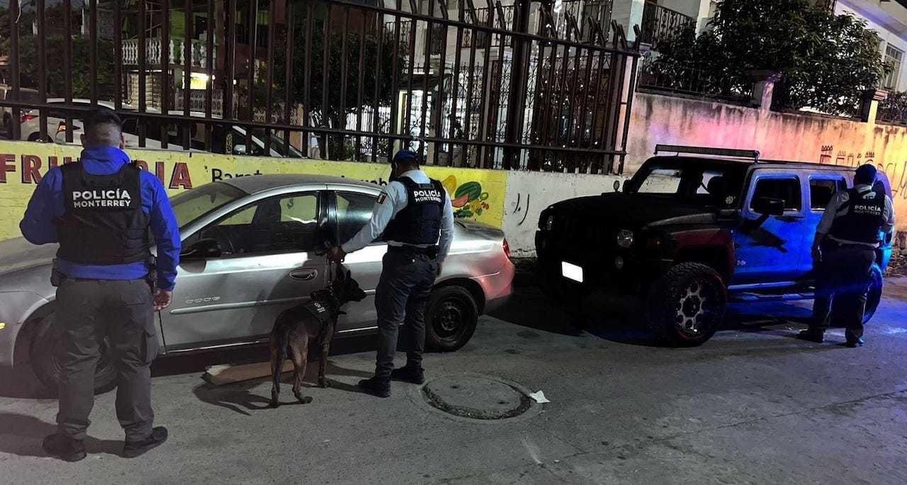 Aseguran Droga, Armas Y Camionetas Tras Cateo