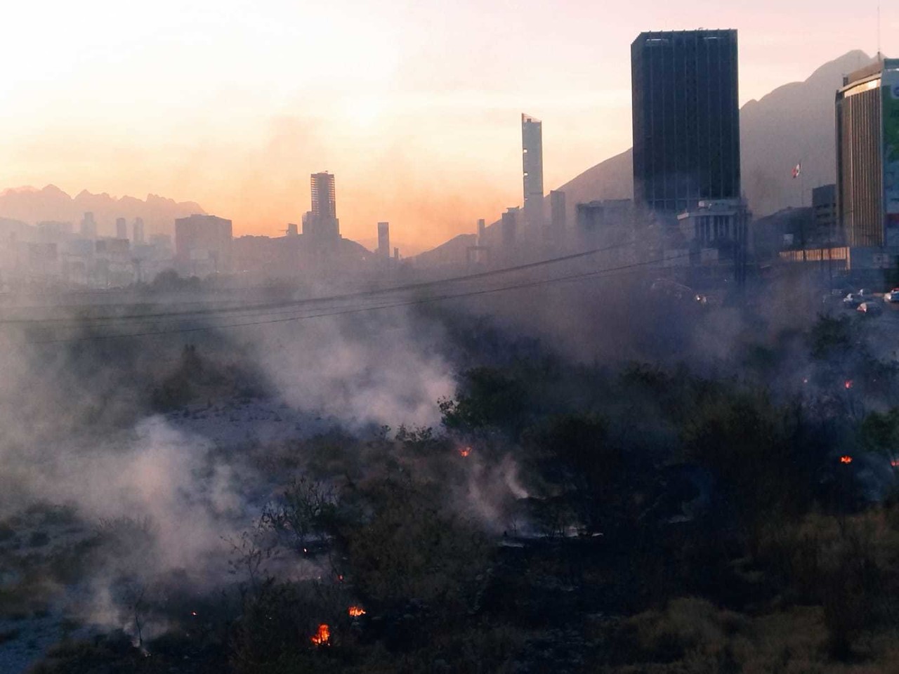 Reportan movilización por incendio en río Santa Catarina