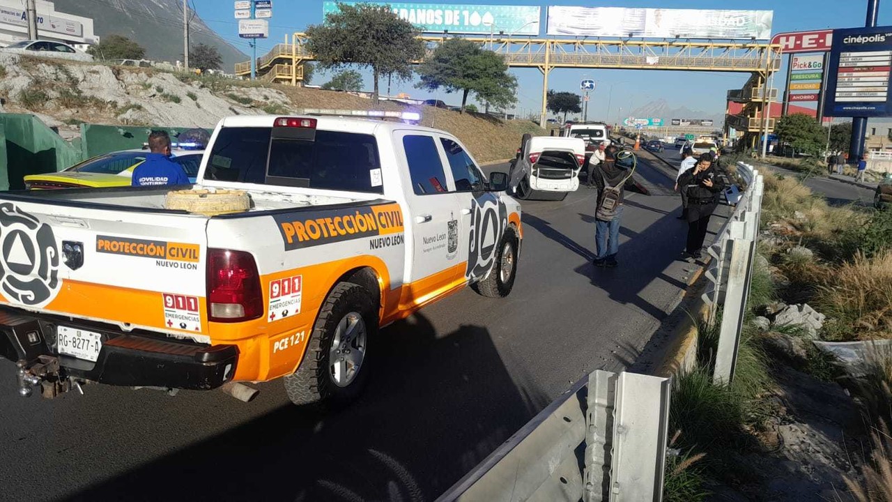 Volcadura deja una persona lesionada en Monterrey