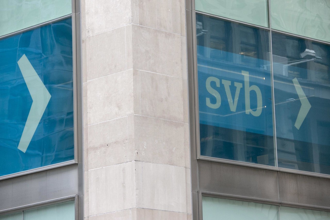 Fotografía de archivo en la que se registró la vista exterior de una oficina de Silicon Valley Bank (SVB), en Nueva York (NY, EUA). Crédito: EFE/Sarah Yenesel