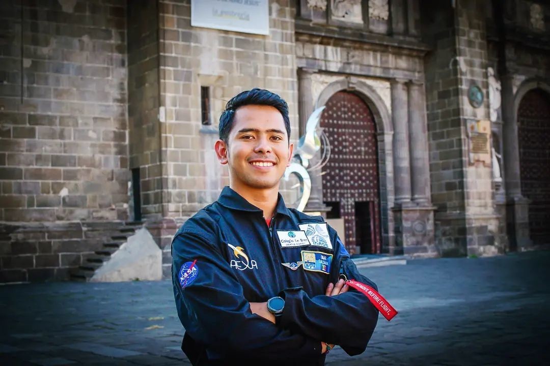 Estudiante mexicano busca ayuda para costear viaje a la NASA