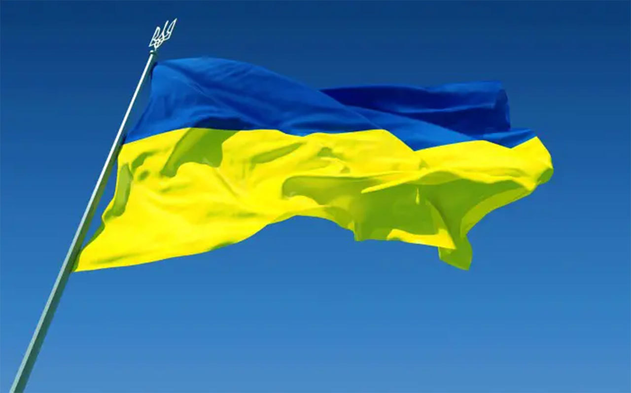 Escándalo en universidad rusa por exhibir bandera de ucrania